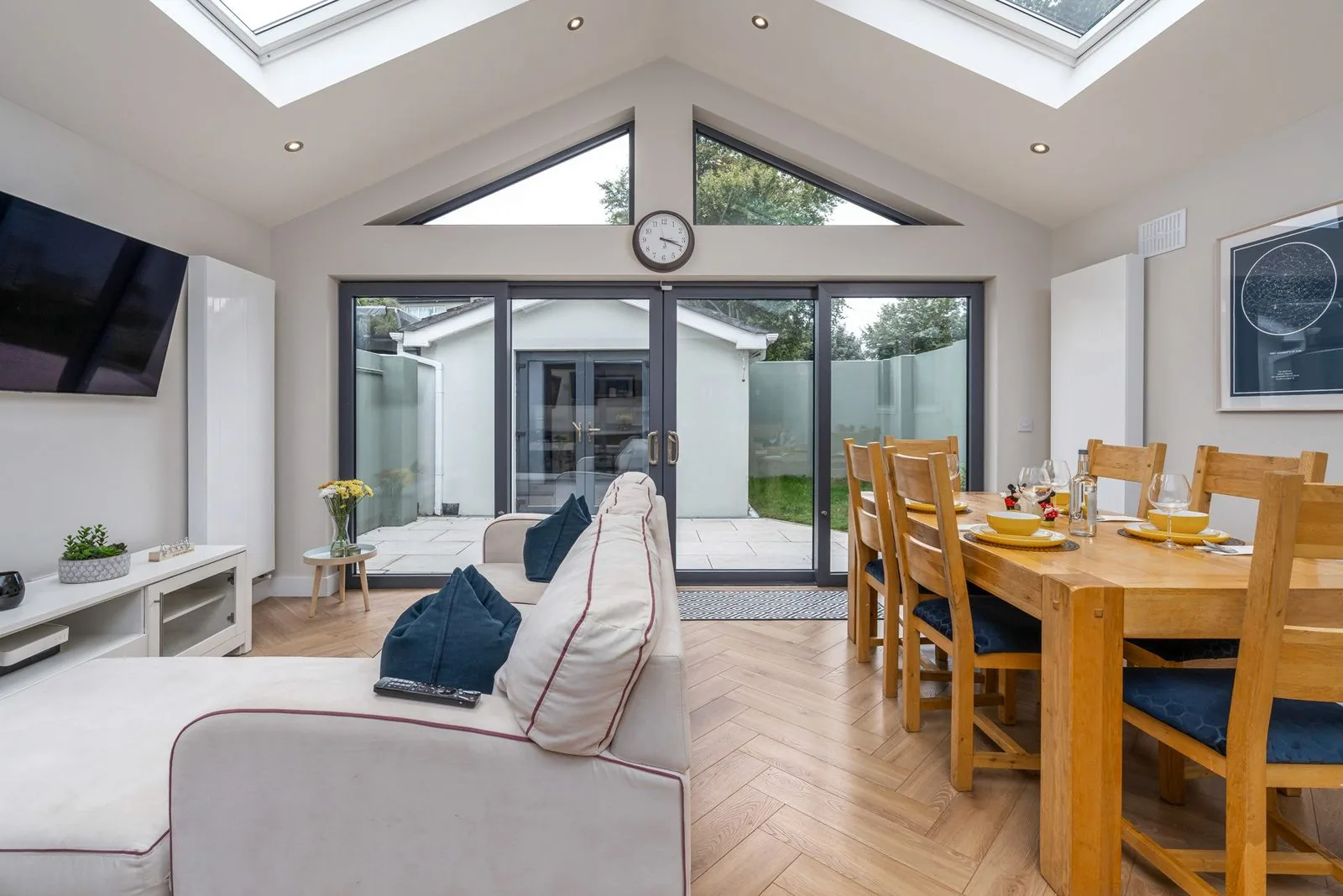 Bath — Modern Rear Extension — Rear Extension & Kitchen Renovation